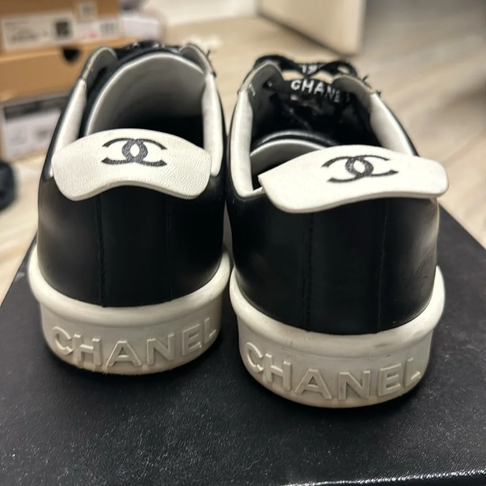 CHANEL Sneakers - Picture 2 of 6